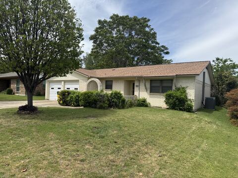 5633 Macdougall Drive, Haltom City, TX 76148 — photo 3