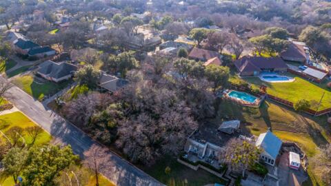 305 Cedar Creek Court, Fort Worth