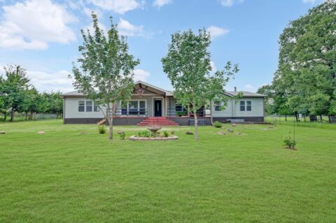 923 County Road 2415, Honey Grove