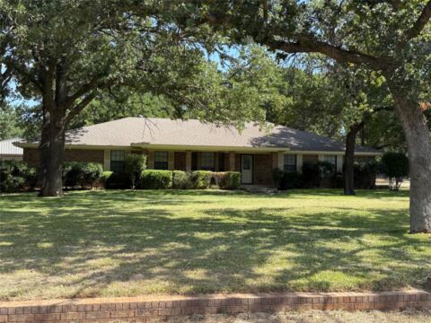 136 Busey Boulevard, Decatur, TX 76234 — photo 3