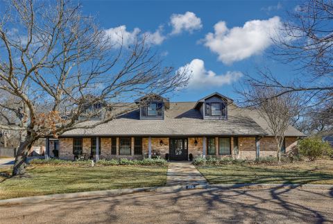 308 Wheeler Creek Court, Gainesville, TX 76240 — photo 2