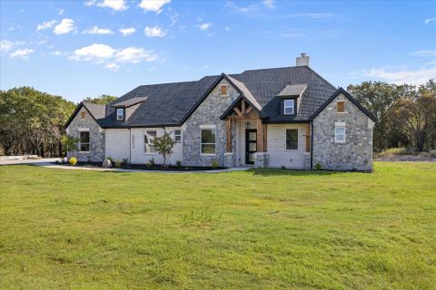 2057 Glenhollow Drive, Weatherford