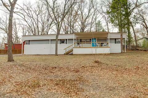 101 Crocker Drive, Malakoff