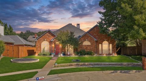 5104 Teddington Park Drive