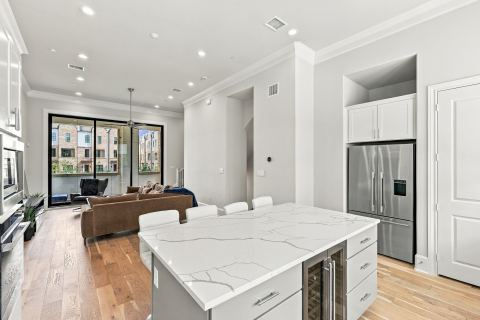 5442 Patterson, Irving