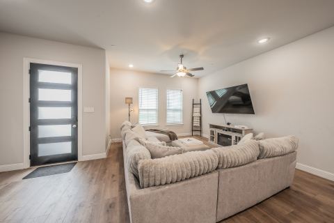 12933 Couture Drive, Farmers Branch, TX 75234 — photo 2