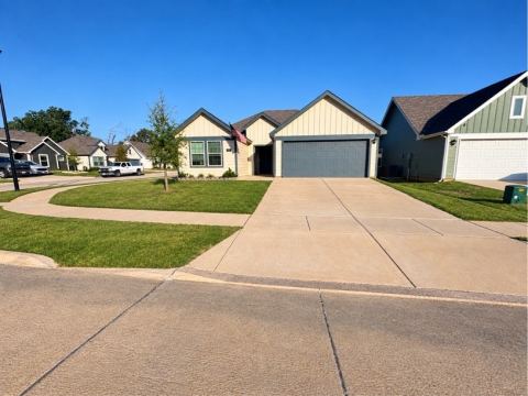 192 Hunters Way, Canton