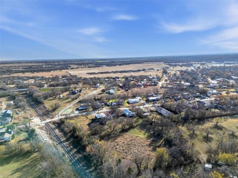 604 S Spears Street, Alvarado, TX 76009 — photo 2