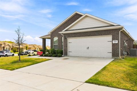 5201 Petal Meadows Drive, Fort Worth, TX 76179 — photo 3