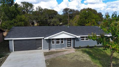 1121 Victoria Street, Bellmead, TX 76705 — photo 2