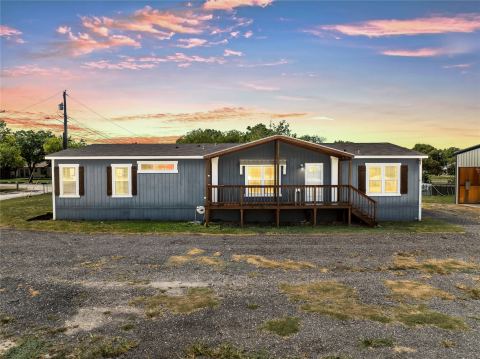 602 S 3rd Street, Abbott, TX 76621 — photo 2