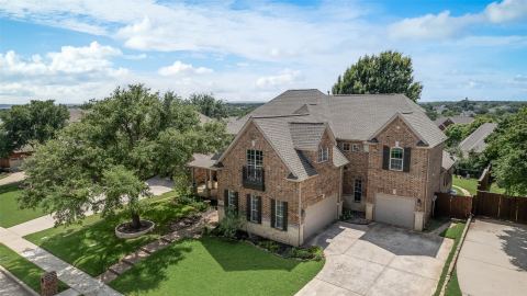 2625 Huntly Lane