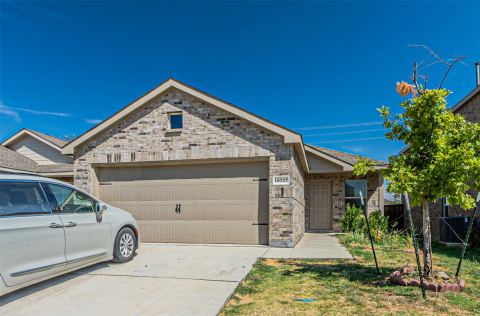 14037 Earlham Street, Pilot Point