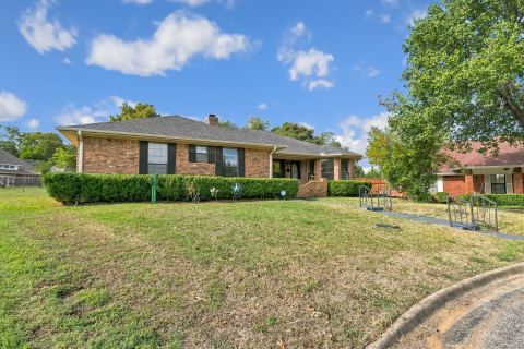 316 Trollinger Street, Whitesboro, TX 76273 — photo 2
