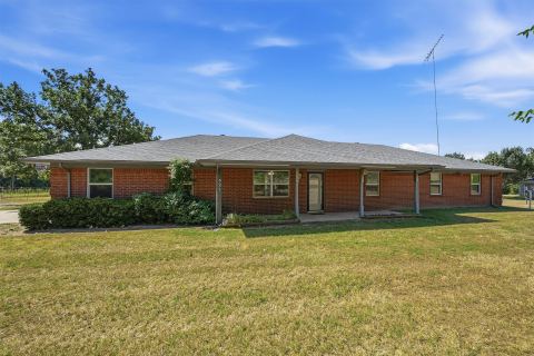 521 Mccraw Lane, Denison
