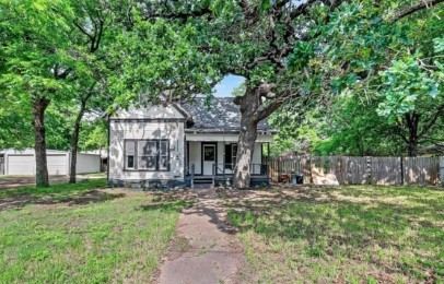 707 S Robinson Street, Cleburne