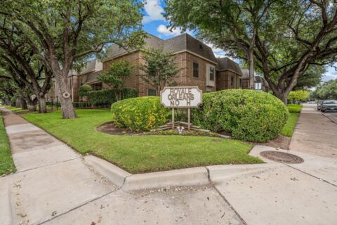 4420 Harlanwood Drive 228, Fort Worth