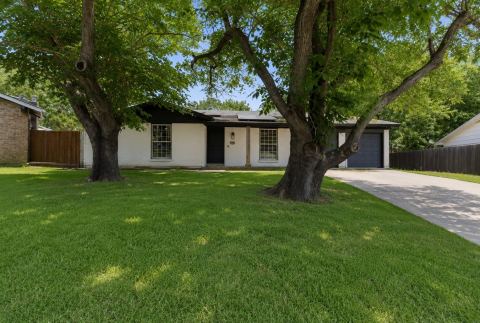 714 S Deerfield Circle, Arlington