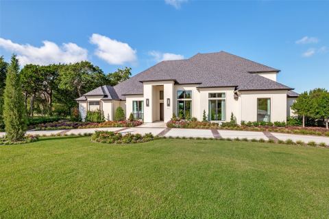 819 Bluff Ridge Drive