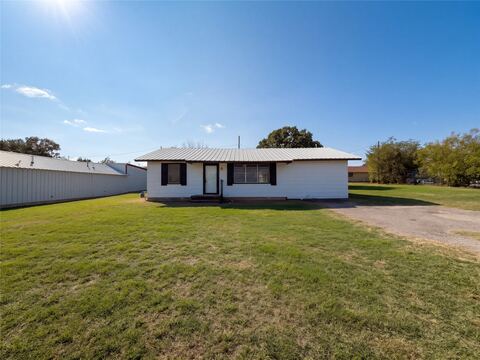 1475 N Main Street, Jacksboro, TX 76458 — photo 2