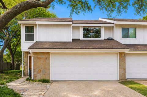 2920 Shady Lake Circle
