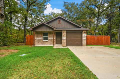 166 Coahoma Street, Mabank