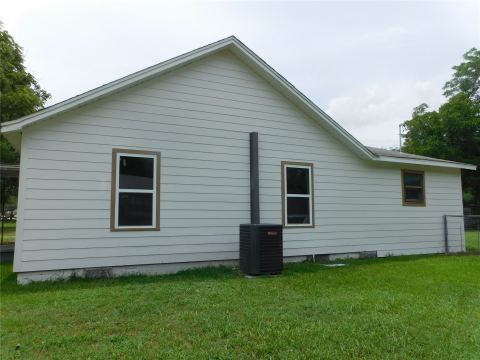 407 NE 4th Street, Hubbard, TX 76648 — photo 3