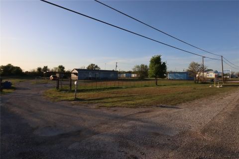 1437 W Loop 254, Ranger, TX 76470 — photo 2