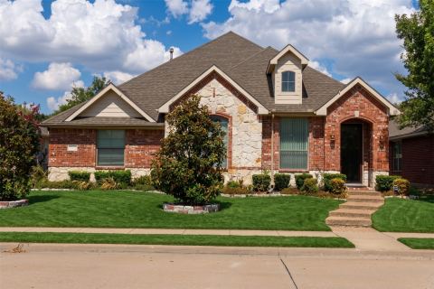 909 Blazing Star Drive, Garland