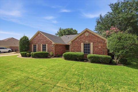 605 Maple Drive, Pilot Point