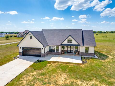 3150 Crisp Road, Ennis