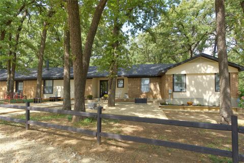 711 County Road 162, Gainesville, TX 76240 — photo 2