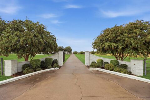 106 Bear Path Trail, Fort Worth