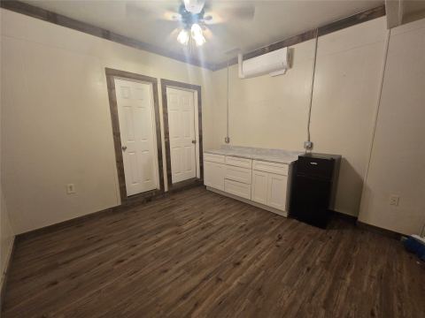 217 E 3rd Street B, Keene, TX 76059 — photo 2