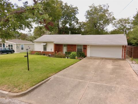 909 Hallum Street, River Oaks