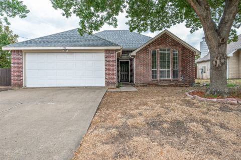 1512 Manitoba Lane, Glenn Heights