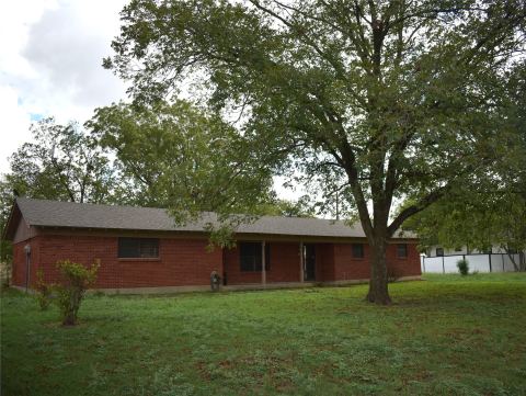 211 S College Street, Itasca