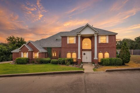 333 Coach House Circle, Fort Worth