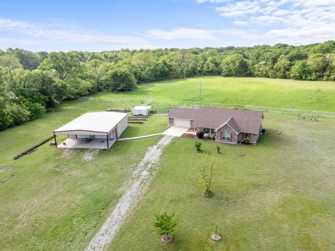 254 Jackson Road, Whitewright