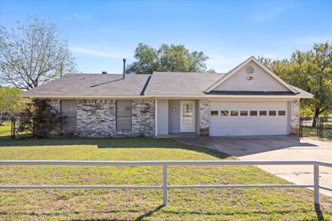 409 Walker Street, Glen Rose, TX 76043 — photo 3