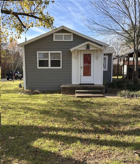 2931 S Barrett Avenue, Denison