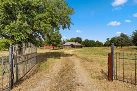 3016 County Road 4405, Commerce, TX 75428 — photo 2