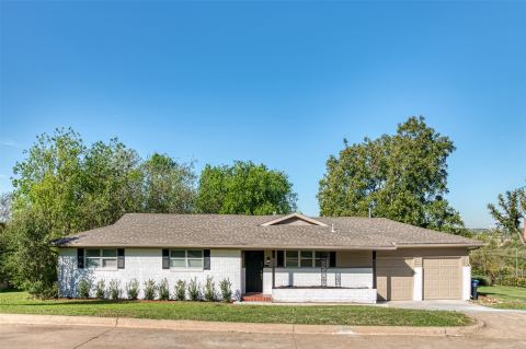 4516 Rolling Hills Drive, Fort Worth
