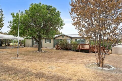 1097 County Road 3245, Hubbard