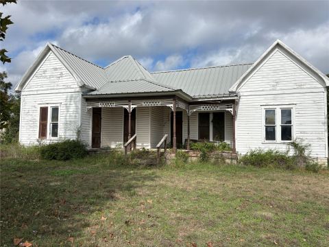 104 E North Street, Hico