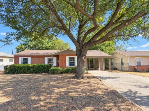 1109 E Ikard Street, Henrietta
