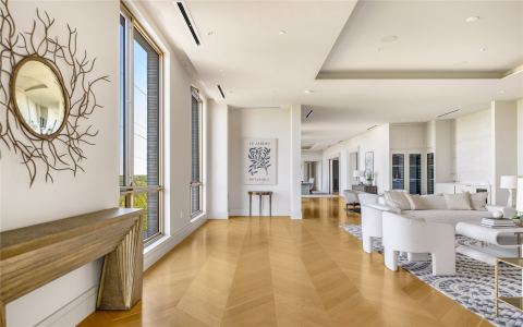 4205 Buena Vista Street 501, Dallas