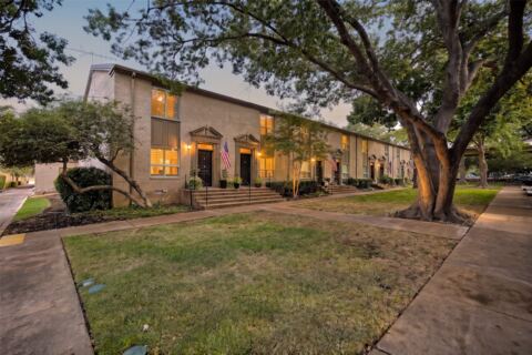 7424 W Northwest Highway 9, Dallas