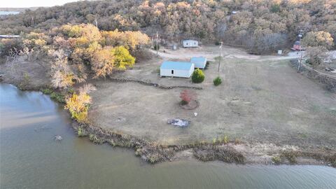 819 Captain S Drive, Bowie, TX 76230 — photo 3