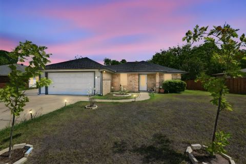 1307 Berry Drive, Cleburne